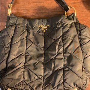 Authentic Prada ouilted shoulder bag